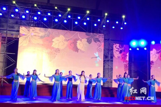 零陵举办首届中小学幼儿园优秀节目展演