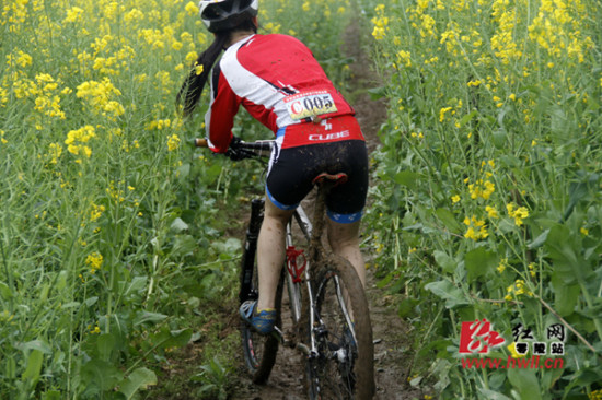 首届零陵区凼底乡油山岭自行车挑战赛正式开始