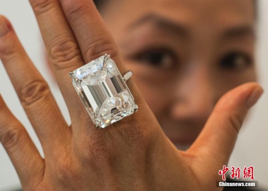 台媒100克拉完美钻石在美国137亿元拍卖
