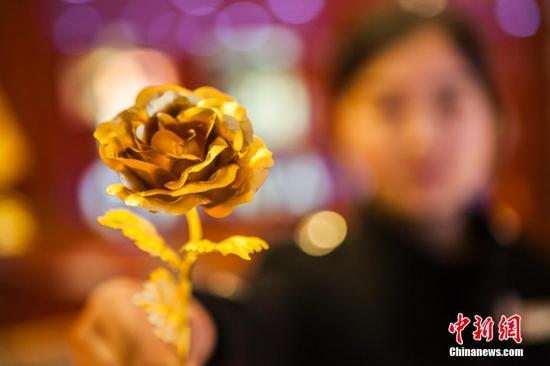 日本<em>交友网</em>找小鲜肉扮<em>美女</em> 诈骗男网友66亿_新