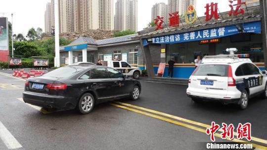 重庆高速执法部门7天清理非现场违法行为车辆