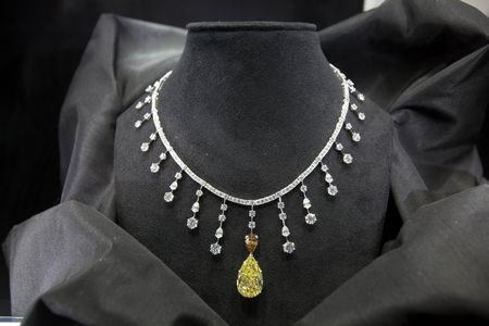 比利时馆钻石日卖10克拉 中国游客更愿买裸钻