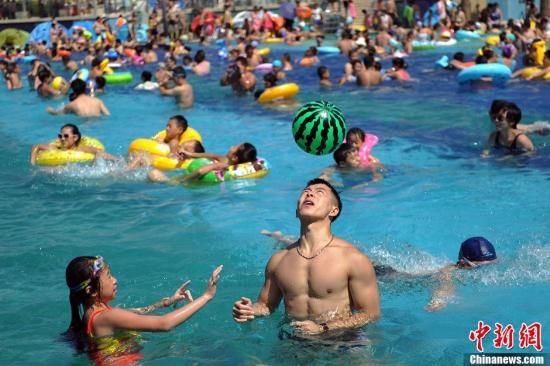 中国多地高温不退8月份局部地区可能更热
