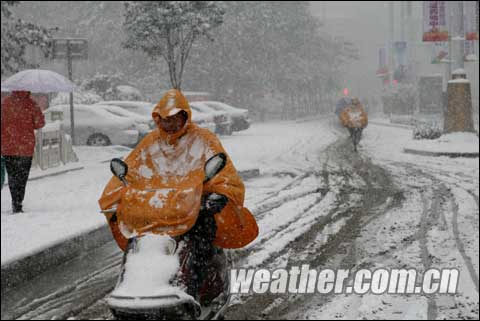 长江中下游多地将现初雪 入冬进程加快