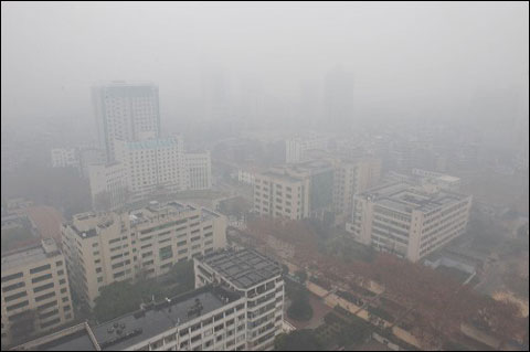 大雾连日袭贵州 道路交通及航空运输受影响_天