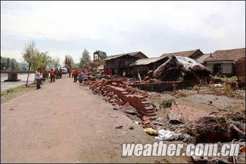 惊魂十分钟:洪水突袭 通化市 长流村_ 天气预报 _