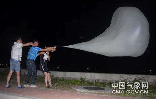 【追风现场】上海小洋山风力达到10级_天气预报