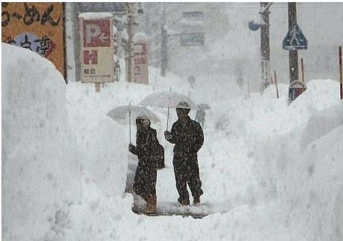 日本持续降雪 积雪量逼近2006年暴雪级别_天气预报
