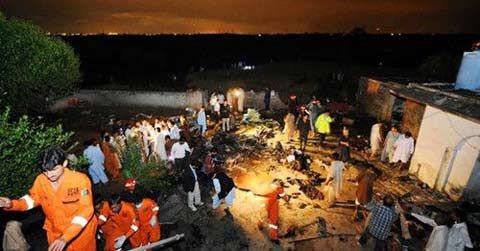 巴基斯坦一客机坠毁127人遇难 天气恶劣