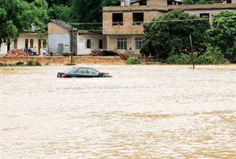 南方暴雨来袭 多地罹受洪灾_新浪天气预报