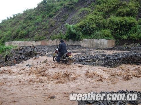 云南暴雨作恶不断 昭通丽江再现新灾情|云南