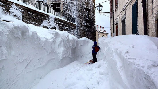 意大利小镇单日降雪256厘米或破世界纪录 |意