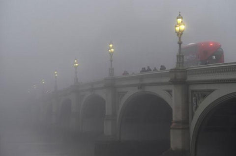 《伦敦雾》:雾霾如何进入了英国文化史_新浪天