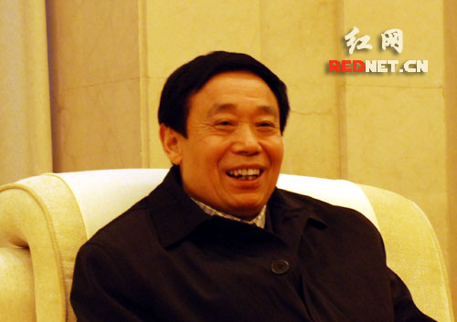 【首发】湖南将拍电影《袁隆平》 谭仲池领衔