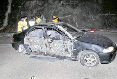 香港大埔车祸13岁女生1死1危 司机考证才2个