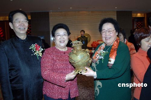 邓在军导演生涯五十年与金婚纪念活动在京举行(2)