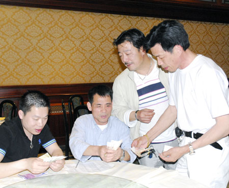 意大利普拉托华人踊跃捐款显现侨社凝聚力号召