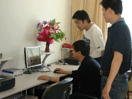 青海铁通领导检查指导格尔木视频模拟实验室工作