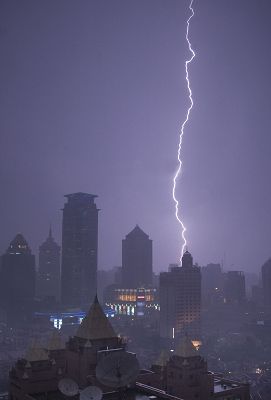 今起四天申城继续雷阵雨天气