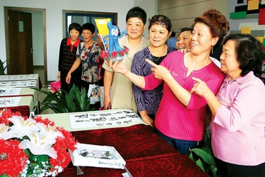 杨浦区大桥街道老年人积极参加迎世博社区文化
