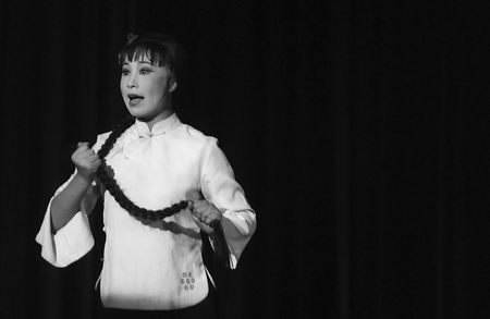 《铡刀下的红梅》进京参加汇演