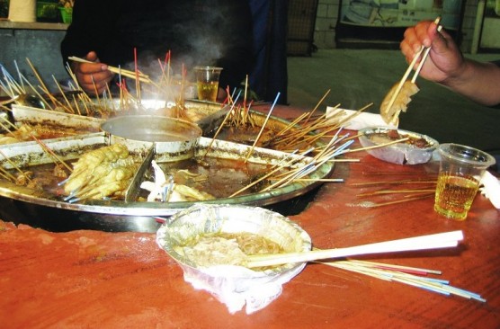 湖南省祁阳县麻辣烫培训,现在各地夜市的大街小巷,随处可见到大