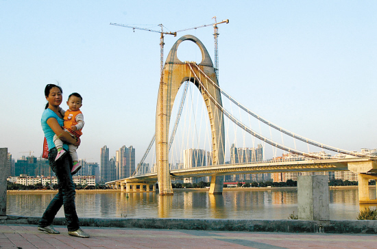 猎德大桥挂\项链\