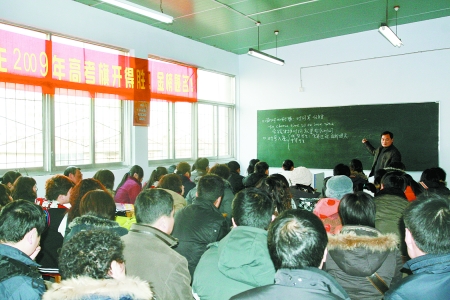 郑大名师和艺术类考生签订本科保过协议