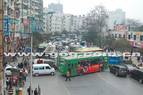 大连路经常堵得慌