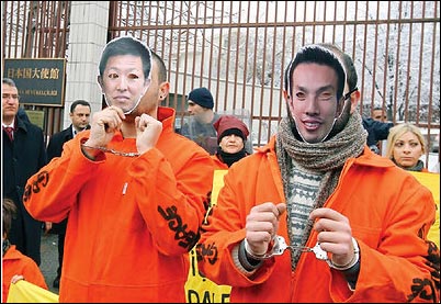 日本经济陷入 战后最恶 经济增长率为负两位数