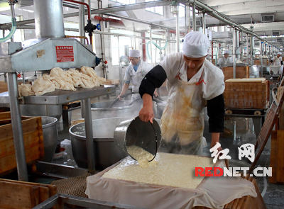 湖南武冈打造卤菜品牌帮扶返乡农民工就业（图）