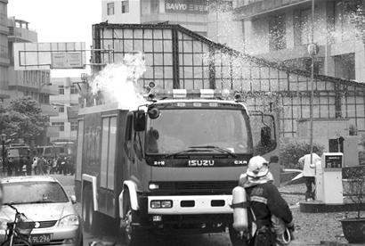 南京中环国际50层高楼发生大火_安福消防