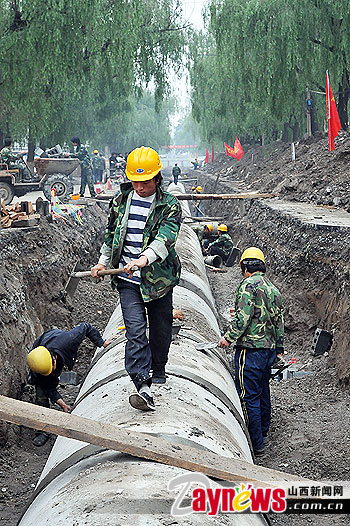 双塔寺街道路施工路段排水系统基本完工(图)