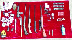 缴6支自制枪弹药及零配件