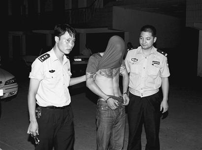图文荆州交警64小时抓逃归案
