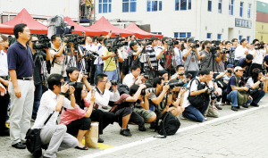 ���ھ����������װ巿���̸�̨