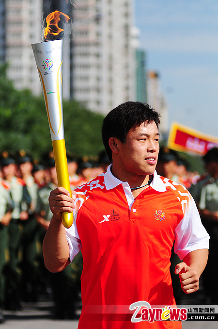 主火炬手常永祥领跑 刘昱/摄