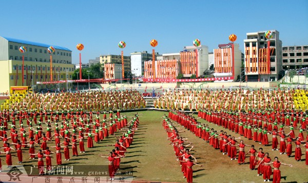 广西阳塑县人口_桂林阳朔旅游攻略(2)