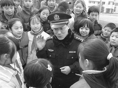 图文:全国优秀人民警察赵晓东