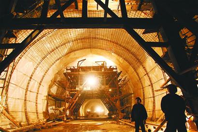 京沪高铁最长隧道主体工程预计月底完工