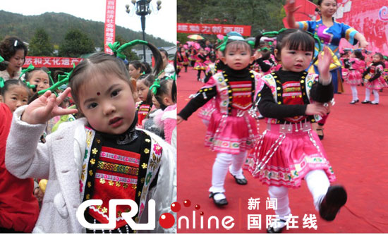 重庆酉阳2万人同跳土家摆手舞创中国之最(组图