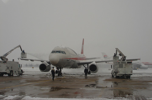 石家庄机场跑道恢复开放大面积航班继续取消