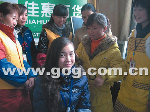 <em>12岁</em>少女 县城大牌<em>发型</em>师_新闻中心_新浪网