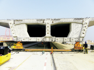 超级箱梁安家广深沿江高速