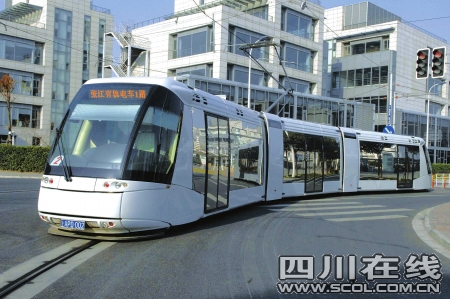 上海首条现代化有轨电车线路--张江有轨电车试