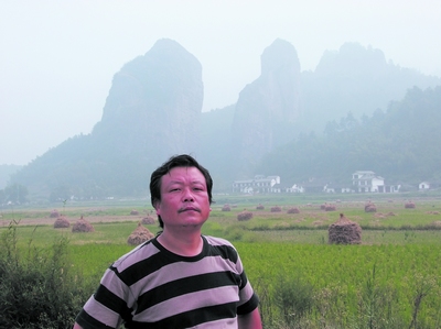 画家李松青:我画的荷花不开花