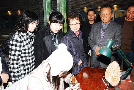 韩国客人到访广东省新会 感叹经济建设成就