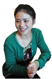 黄英献唱《映山红》 我要闪亮登场