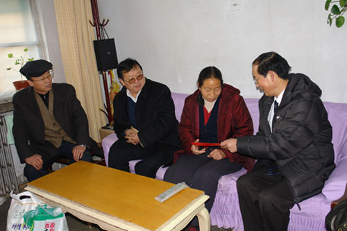 省总工会领导看望慰问水电四局困难职工及家属