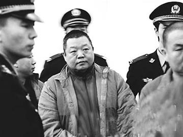 因聚众斗殴被判刑6年的歌手臧天朔将被移送监